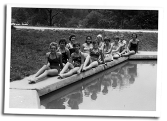 1950s Camp Illahee campers on the watefront